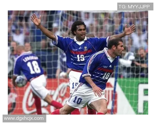 足球老前辈的传奇故事与年轻球员的成长之路